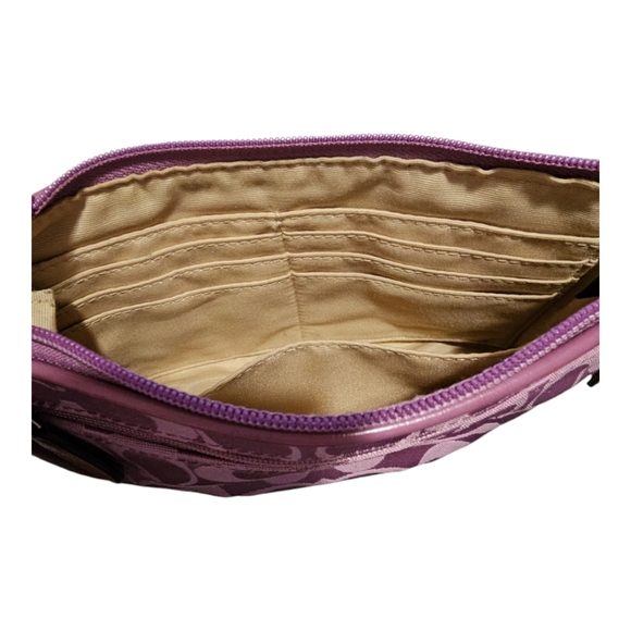 COACH ASHLEY Signature Wristlet/Clutch Lavendar - Picture 4 of 9